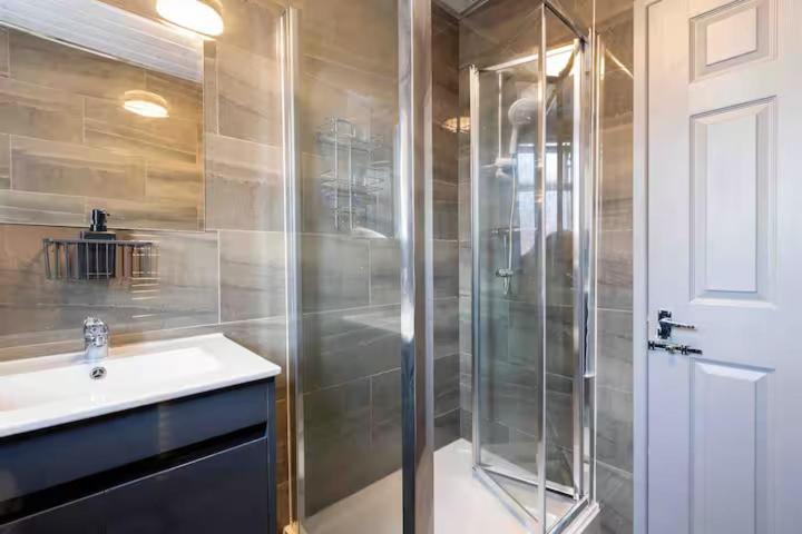 Pet-Friendly 3Br Home, Sleeps 7, 1 Mile From City Centre Leeds (West Yorkshire) Bagian luar foto